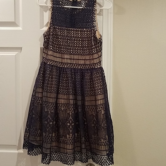 Francesca navy and tan dress - Picture 2 of 4